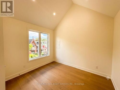 TOP FLOOR - 152 BRUNSWICK AVENUE , Toronto, Ontario M5S 2M2 3