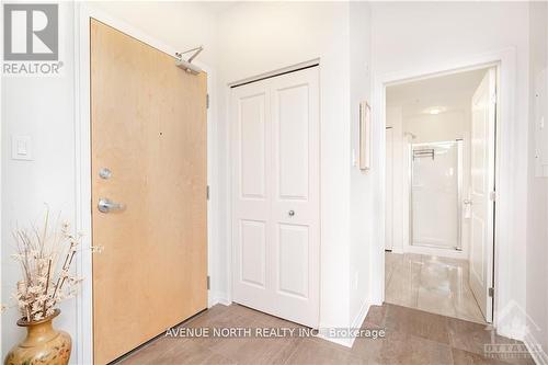 401 - 250 WINTERFELL PRIVATE , Ottawa, Ontario K1G 4J1 4