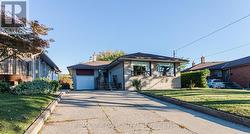 15 VALENCIA CRESCENT Toronto, ON M6L 1M3