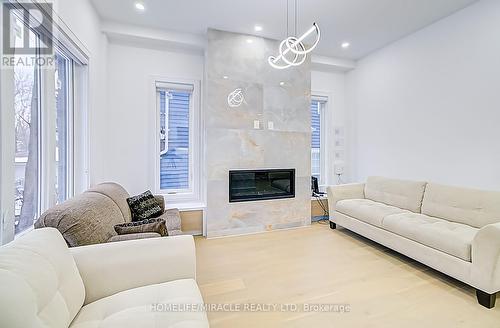 7A BROADMEAD AVENUE , Toronto, Ontario M1M 1C3 5
