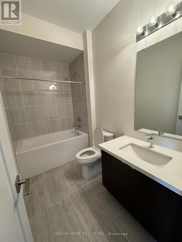 84 TEMPEL STREET , Richmond Hill, Ontario L4E 1K6 3