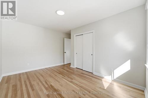 2007 Dorval Avenue, Ottawa, ON 