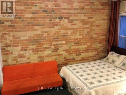 MASTERBEDROOM A 2ND FLOOR - 118 SHUTER ST STREET , Toronto, Ontario M5A 1V8 5