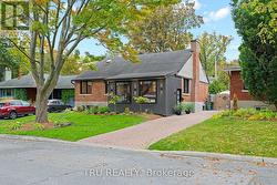2110 HONEYWELL AVENUE  Ottawa, ON K2A 0P8