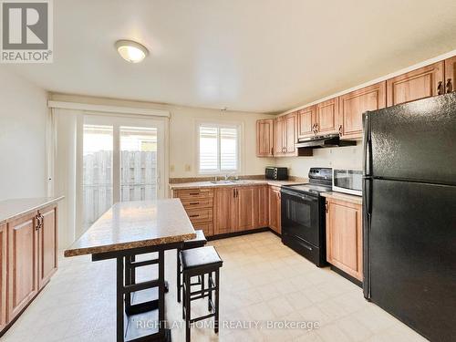 6 HICKLING TRAIL , Barrie, Ontario L4M 5V7 3