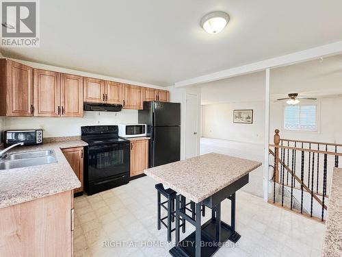 6 HICKLING TRAIL , Barrie, Ontario L4M 5V7 4