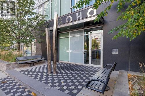 605 - 300 LISGAR STREET , Ottawa, Ontario K2P 0E2 2