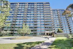 704 - 555 BRITTANY DRIVE  Ottawa, ON K1K 4C5