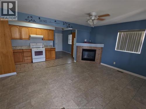 349 TUSCARORA Unit# MAIN , Windsor, Ontario N9A 3L8 4