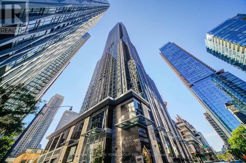 3609 - 11 YORKVILLE AVENUE , Toronto, Ontario M4W 1L2 2