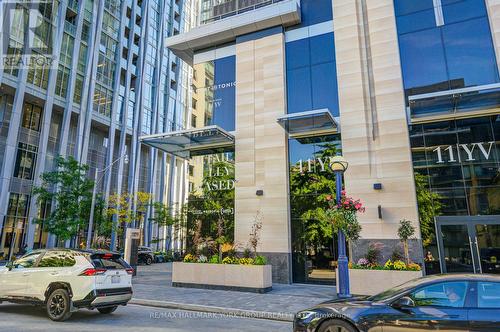 3609 - 11 YORKVILLE AVENUE , Toronto, Ontario M4W 1L2 4
