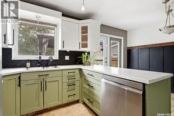726 McIntosh STREET N  Regina, SK S4R 5Z4