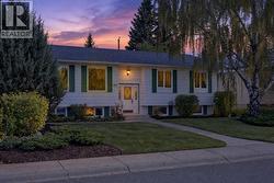 637 Willowburn Crescent SE  Calgary, AB T2J 1M9