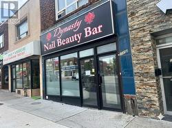 2595 EGLINTON AVENUE W  Toronto, ON M6M 1T3
