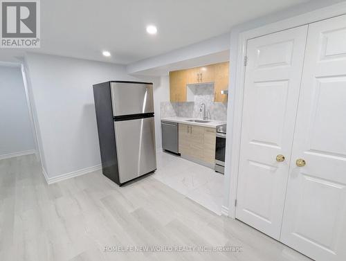 LOWER - 90 OAKVALE AVENUE , Toronto, Ontario M4J 1J1 2