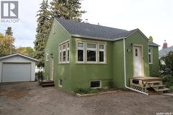1015 H AVENUE N  Saskatoon, SK S7L 2C7