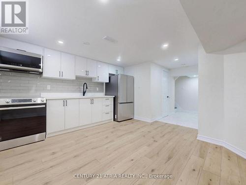 LOWER B - 57 SADDLE RIDGE DRIVE , Toronto, Ontario M4A 1Z6 3