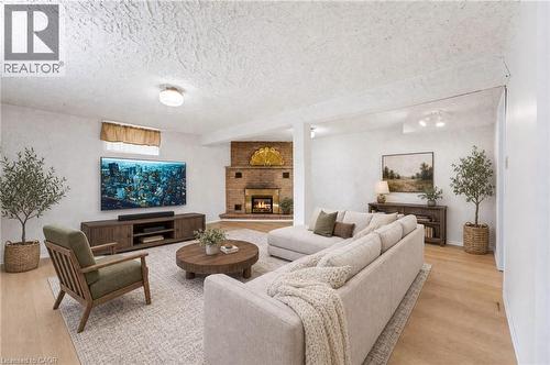 Items in photo are for visualization purposes only and may not be present at the time of visit. - 427 Lawrence Avenue, Kitchener, ON 