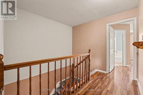 42 Roblyn Way, Ottawa, ON 