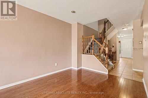 42 Roblyn Way, Ottawa, ON 
