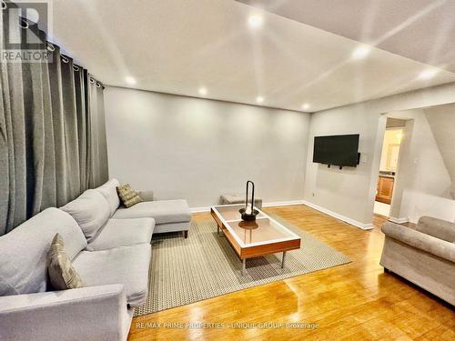 282 ROYWOOD DRIVE , Toronto, Ontario M3A 2E6 5