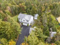 521 Piggott Avenue Fall River, NS B2T 1Z1