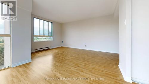906 - 41 MARKBROOK LANE , Toronto, Ontario M9V 5E6 4