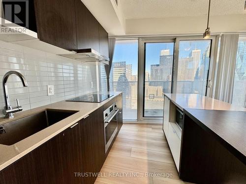 3404 - 88 HARBOUR STREET , Toronto, Ontario M5J 0C3 3