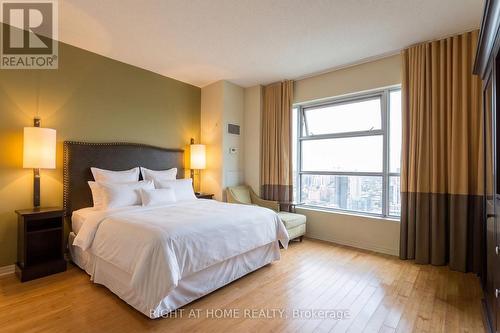 4404 - 1 KING STREET W , Toronto, Ontario M5H 1A1 2