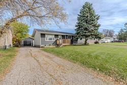 75 Donald Street Steinbach, MB R5G 2B7