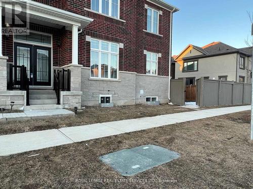 506 KENNEDY CIRCLE W , Milton, Ontario L9E 1R1 2