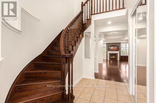 20 ALDERSGATE DRIVE , Brampton (Brampton North), Ontario L7A 4A9 3
