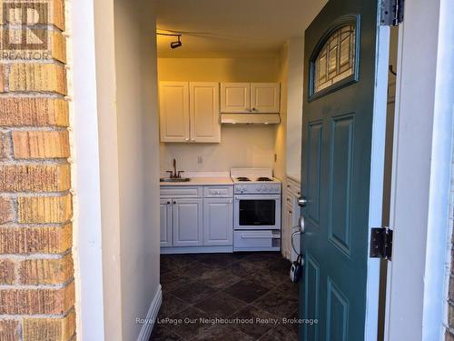 MAIN - 11 COLBORNE STREET W , Oshawa (O'Neill), Ontario L1G 1L3 3