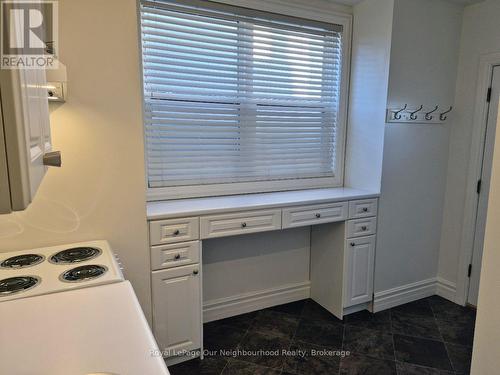 MAIN - 11 COLBORNE STREET W , Oshawa (O'Neill), Ontario L1G 1L3 5
