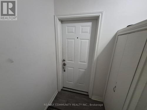 636 VAUGHAN ROAD , Toronto, Ontario M6E 2Y3 5