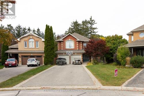 18 NAPIER COURT  Whitby, ON L1M 1H1