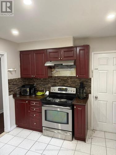 25 FOUR LEAF DRIVE , Toronto, Ontario M9V 1M7 4