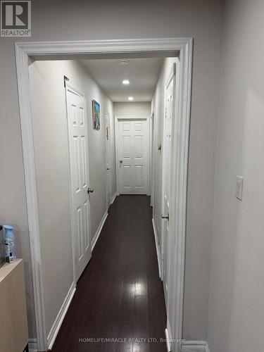 25 FOUR LEAF DRIVE , Toronto, Ontario M9V 1M7 5