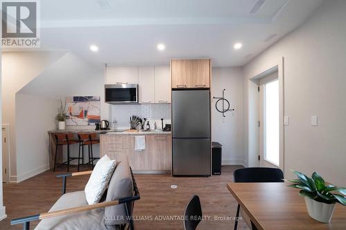 2 - 23 ROSS STREET , Toronto, Ontario M5T 1Z8 3