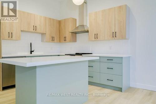 202 - 2083 DANFORTH AVENUE , Toronto, Ontario M4C 1K1 3