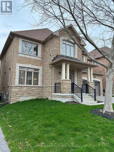 959 ERNEST COUSINS CIRCLE , Newmarket, Ontario L3X 0B7 2