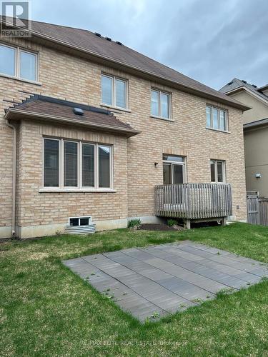959 ERNEST COUSINS CIRCLE , Newmarket, Ontario L3X 0B7 3