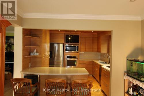 623 HARTFORDSHIRE LANE , Mississauga, Ontario L5B 2W9 2
