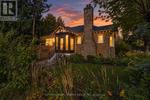 32 ELLIS AVENUE , Toronto, Ontario M6S 2X1 2