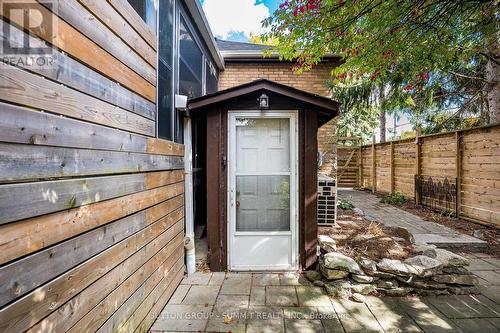 32 ELLIS AVENUE , Toronto, Ontario M6S 2X1 4