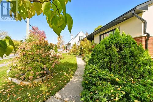 2461 ALTA VISTA DRIVE , Ottawa, Ontario K1H 7M9 4