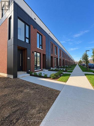 83 EVERETT COMMON , St. Catharines (Oakdale), Ontario L2P 0H1 2