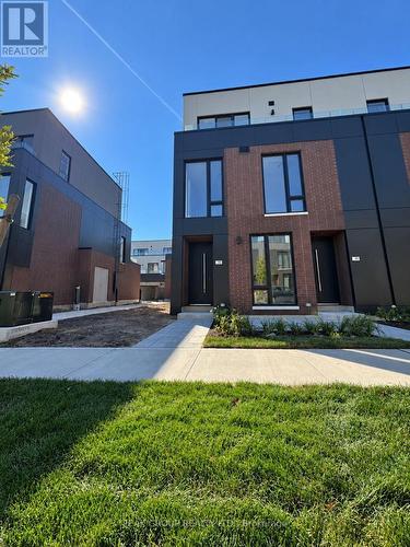 83 EVERETT COMMON , St. Catharines (Oakdale), Ontario L2P 0H1 4