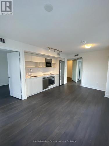 702 - 7 MABELLE AVENUE , Toronto, Ontario M5T 0C9 3