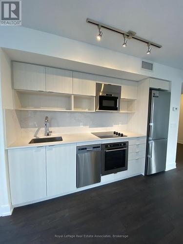 702 - 7 MABELLE AVENUE , Toronto, Ontario M5T 0C9 4